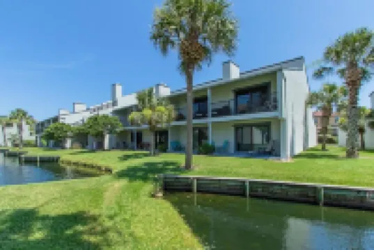 SeaWinds Dreams Premium Beachfront/Oceanfront Condo-w/Private Beach Access