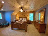 Mountain Lakefront Log Cabin on Lake Nottely in Blairsville and near Blue Ridge