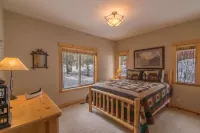 Gorgeous Home Near Golf Courses with Two en-Suites