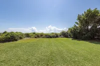 Oceanfront Home, Stunning Views, Sun Deck, Screened Porch, Walk to restaurants!