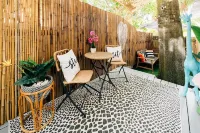 Fall Deals the Twisted Tulip, a Curious Stay