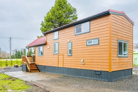 Rainforest Tiny Home Retreat #29 Отели рядом с достопримечательностью «Парк Тилликум»