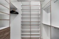 Central Miami Luxury Home, Heated Pool, Jacuzzi, Billiards, Grill