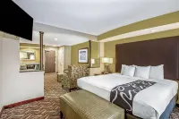 La Quinta Inn & Suites by Wyndham Kearney Hotels in Collins