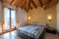 كاسا ديل جاتو إن باراتيكو Hotels near Chiesa Parrocchiale di San Pietroa