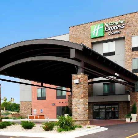 Holiday Inn Express & Suites FORT DODGE by IHG