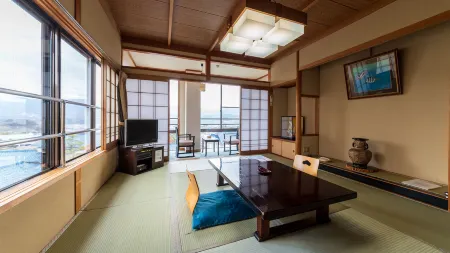 Tenku-No-Shiro Sangitei-Honkan