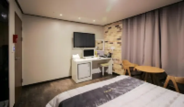 Hotel the May