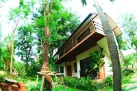 Banana Resort & Spa Отели в г. Dan Makham Tia