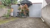 Griya Asri Syariah RedPartner Hotel dekat Wisata gathak temuguruh