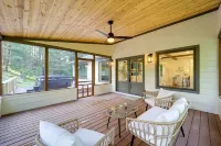 Cozy & intimate cottage w/Luxurious Hot Tub at Blue Ridge Mountains countryside