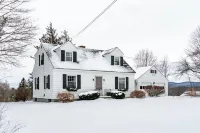Cozy Cottage in Berkshires: Minutes to Jiminy Peak