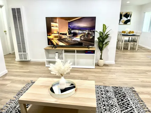 Charming House in Old Town Fullerton near Disney & Knott’s!!