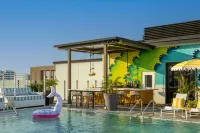 Moxy St. Petersburg Downtown - Rooftop Pools