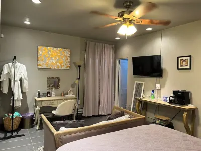The Palace Cottage w/private Hot tub Hotels in 