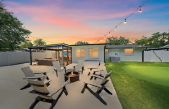 Putt 'n Plunge Paradise: 3/2 House 10 Mins to Downtown & 15 Mins to Lido Beach