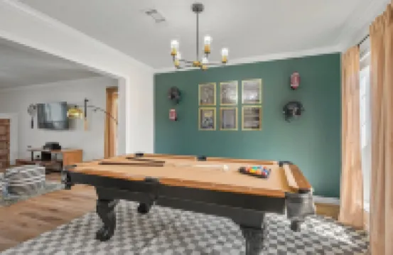 Fireplace - Kitchen - Game Room - Popcorn Bar