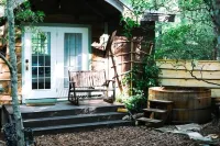 Forest Cottage – Sauna + Soak Tub + Luxury