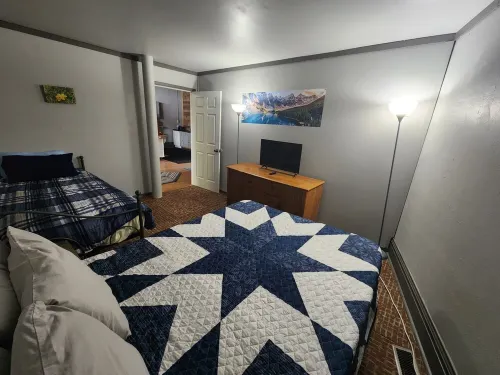 3Br on Sxs Snowmobile Trail w/Full Bar, Walk to Dining &Bars, Near Mtu &Houghton