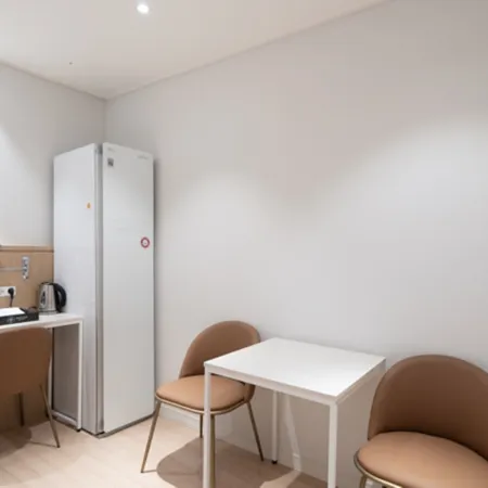 Ballantine Business Hotel
