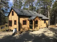 Secluded Lakefront, Dog-Friendly Cabin with Canoe, 7 Miles from the Ocean - Chalets