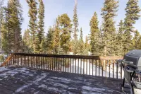 Relaxing retreat in Duck Creek, lots of exciting adventures inside and out