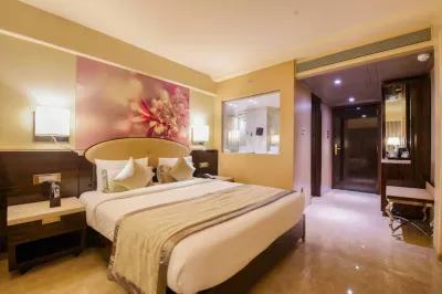 Sai Palace Grand, Malad Hotel in zona Utkarsh Cricket Academy