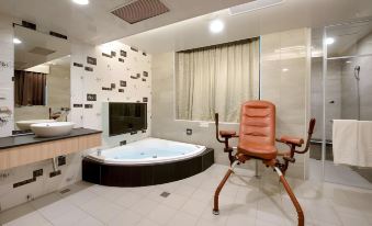 Holland Village Motel - Anping