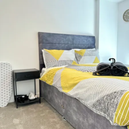 Sleeps 4 Central Ensuite - Cityview & Parking