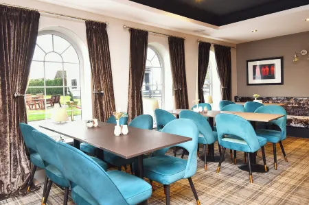 Chequers Inn Отели в г. Ивестон