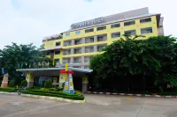 Grand Hill Resort and Spa - breakfast