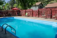 A-Lodge Boulder - piscina