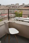 Chic 1BR Cascade Views and Near Opera