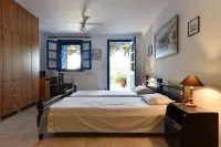 Sophia Villa Paros - Beachfront Villa at Lolantonis - Bungalow