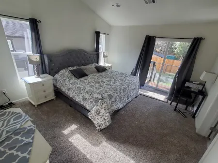 Brand new 1600 sq ft modern home ready for you! 5 min to lake/12 min to ski!