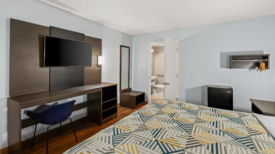 Motel 6 Lester, PA - Philadelphia Airport
