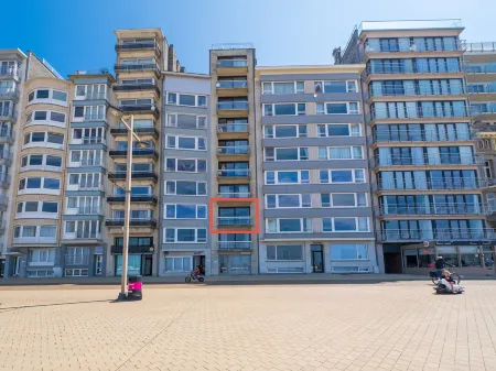 Apartment with 3 Bedrooms and Sea View Отели рядом с достопримечательностью «Residence Park Cosmos - B.V.B.A. Luna»