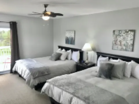 Stay in Gros Morne Hotel di 