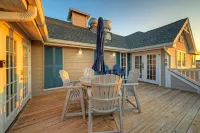 Sailfish at Trout Street Waterfront Escape + Patio Walk to Port A Nightlife