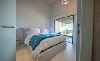 Suite 28