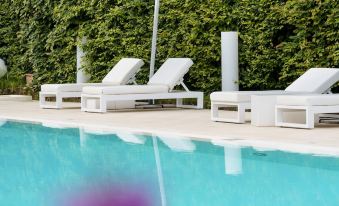 Red's Redaelli Hotel