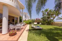 Chelidonia Larnaca Seafront Villa - Villas