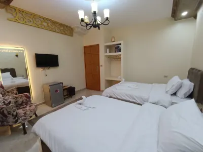 Crystal Pyramid Inn