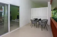 Coral Cove at Jardines de Catalina 1 Bedroom Condo by Redawning