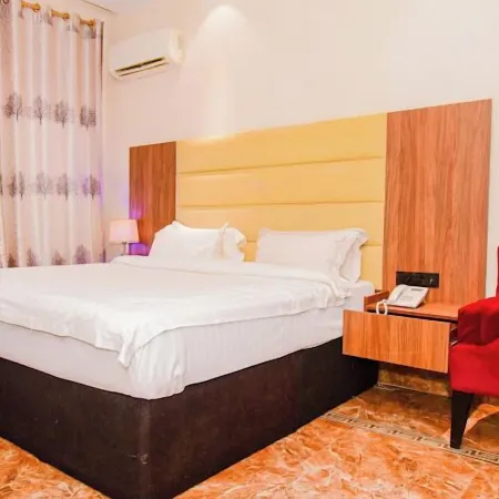 Hotel Seventeen