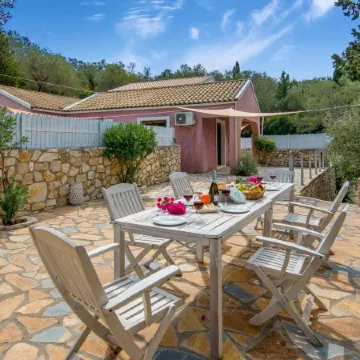 Dive into Summer - Kirki's Cozy Pool Gem on Paxoi