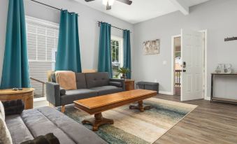 Recently Renovated Chic Durham Farmhouse