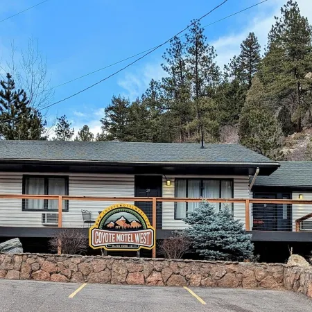 Coyote Motel West