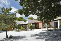 Le Jas de Joucas Hôtel-Restaurant