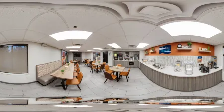 Clarion Pointe Sevierville-Pigeon Forge Отели рядом с достопримечательностью «Уайлдернесс эт Смокис»